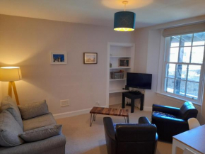 Burntisland Garden Apartment, Fife - 40 mins to Edinburgh